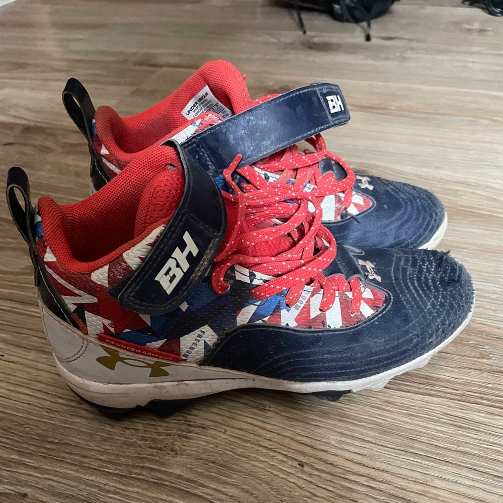 Under armour cleats size 3.5